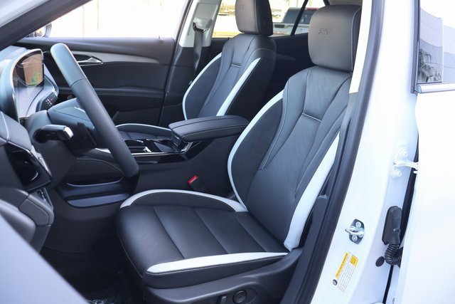 2025 Buick Envision Sport Touring photo 11