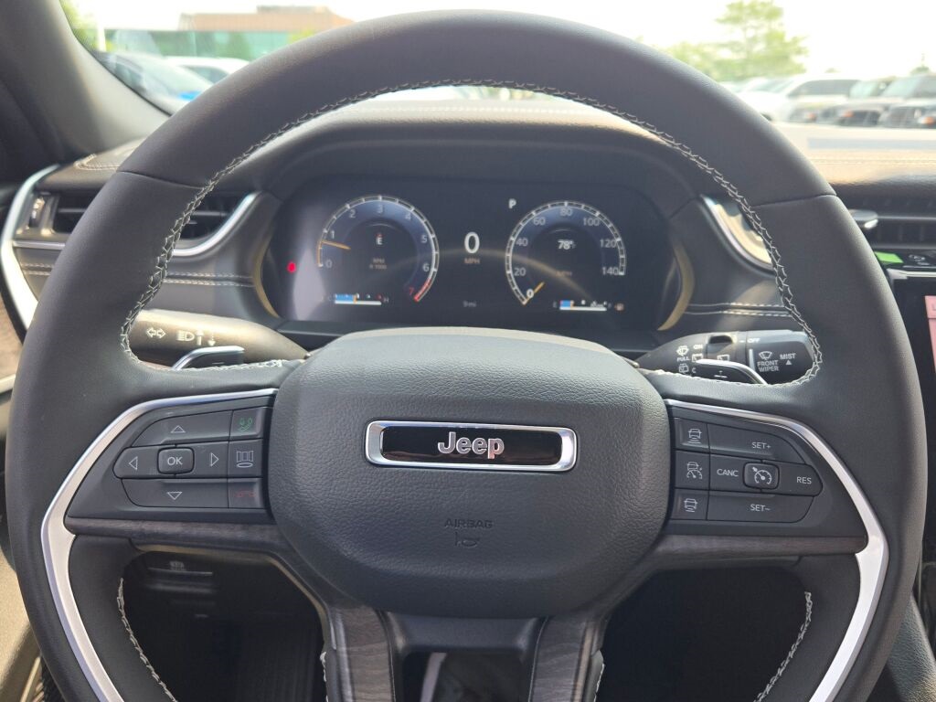 2025 Jeep Grand Cherokee Limited photo 34