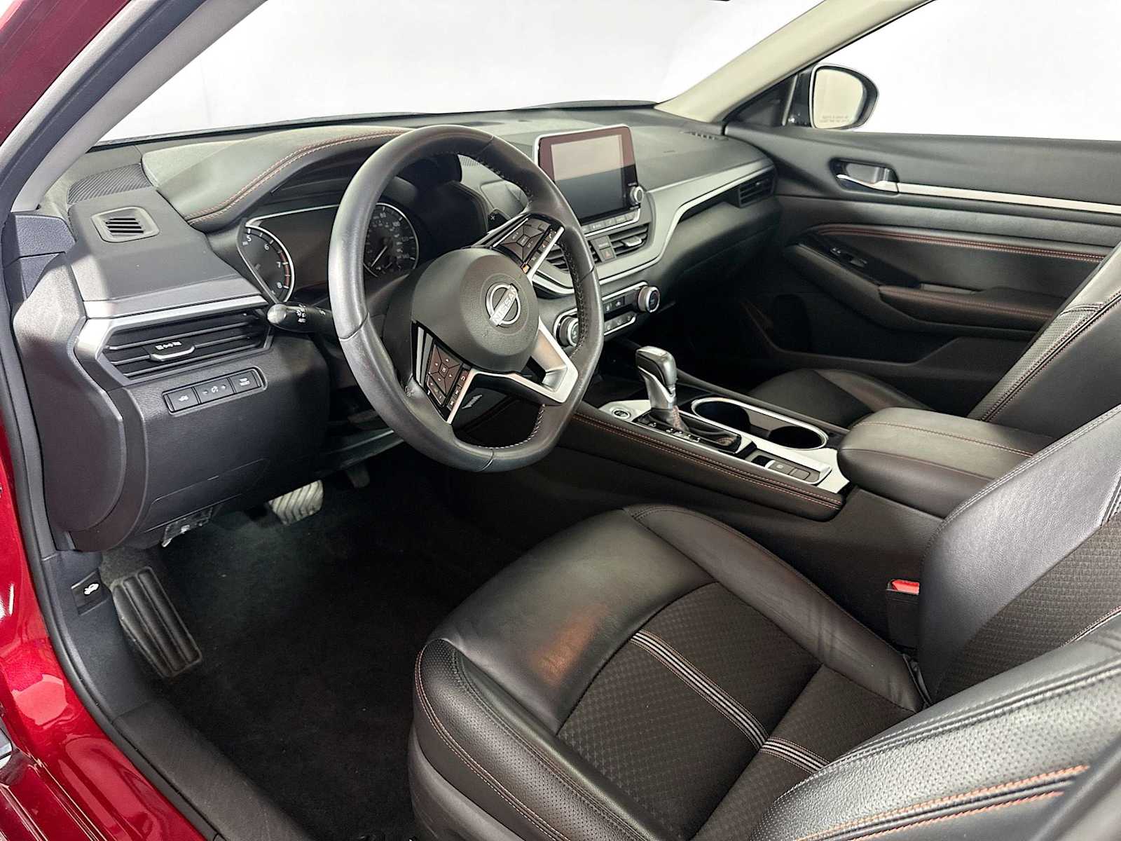 2023 Nissan Altima 2.5 SR photo 7
