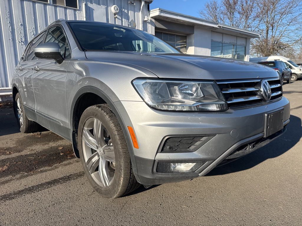 2020 Volkswagen Tiguan SEL photo 3
