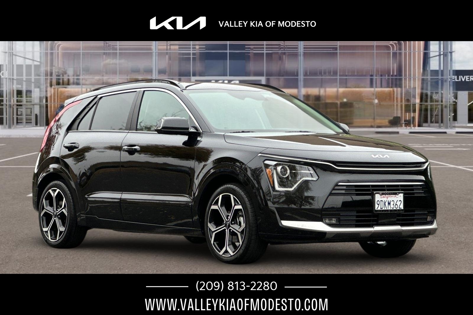 2023 Kia Niro EX Touring's photo