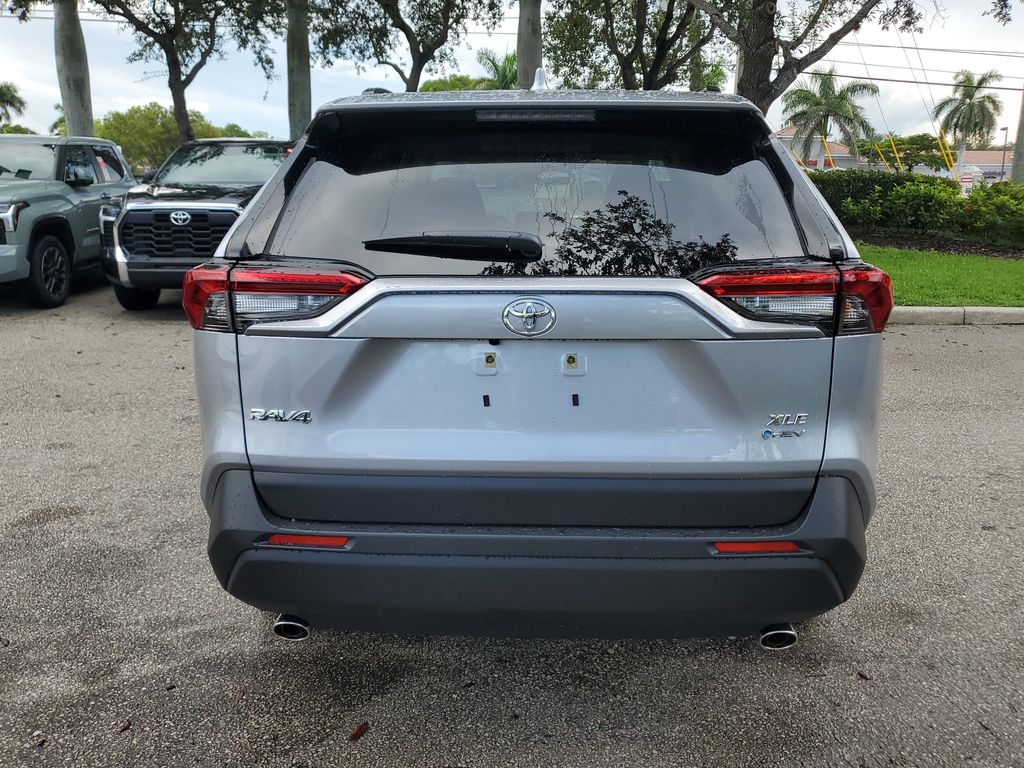 2025 Toyota RAV4 Hybrid XLE photo 6