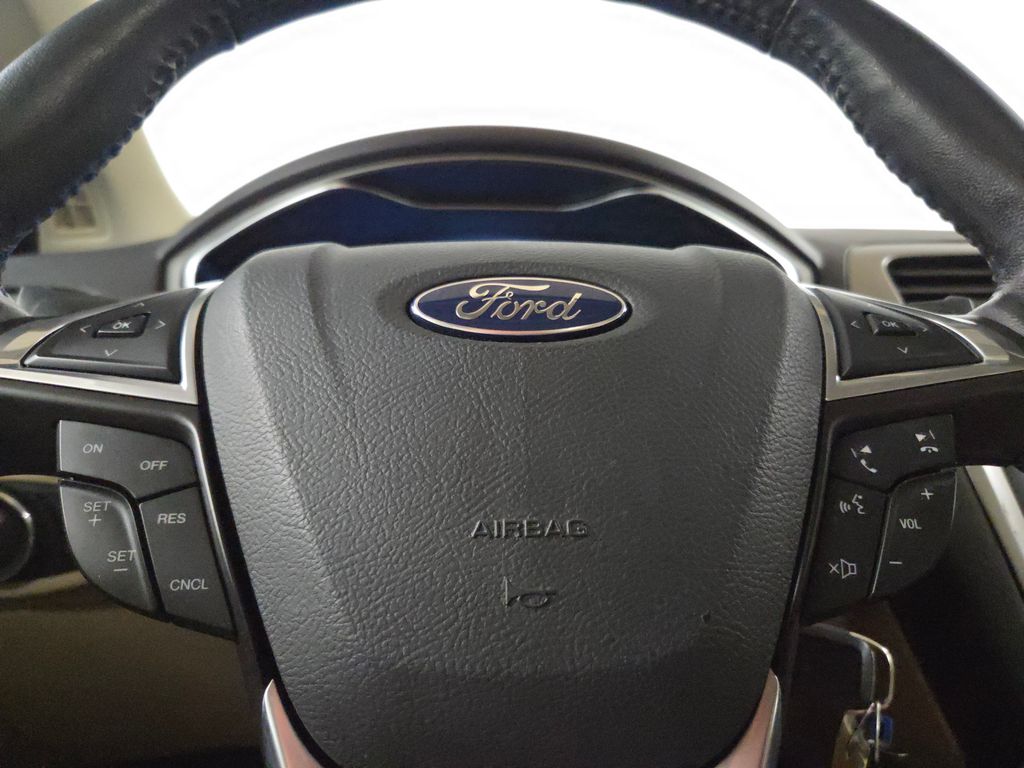 2013 Ford Fusion Energi SE photo 20