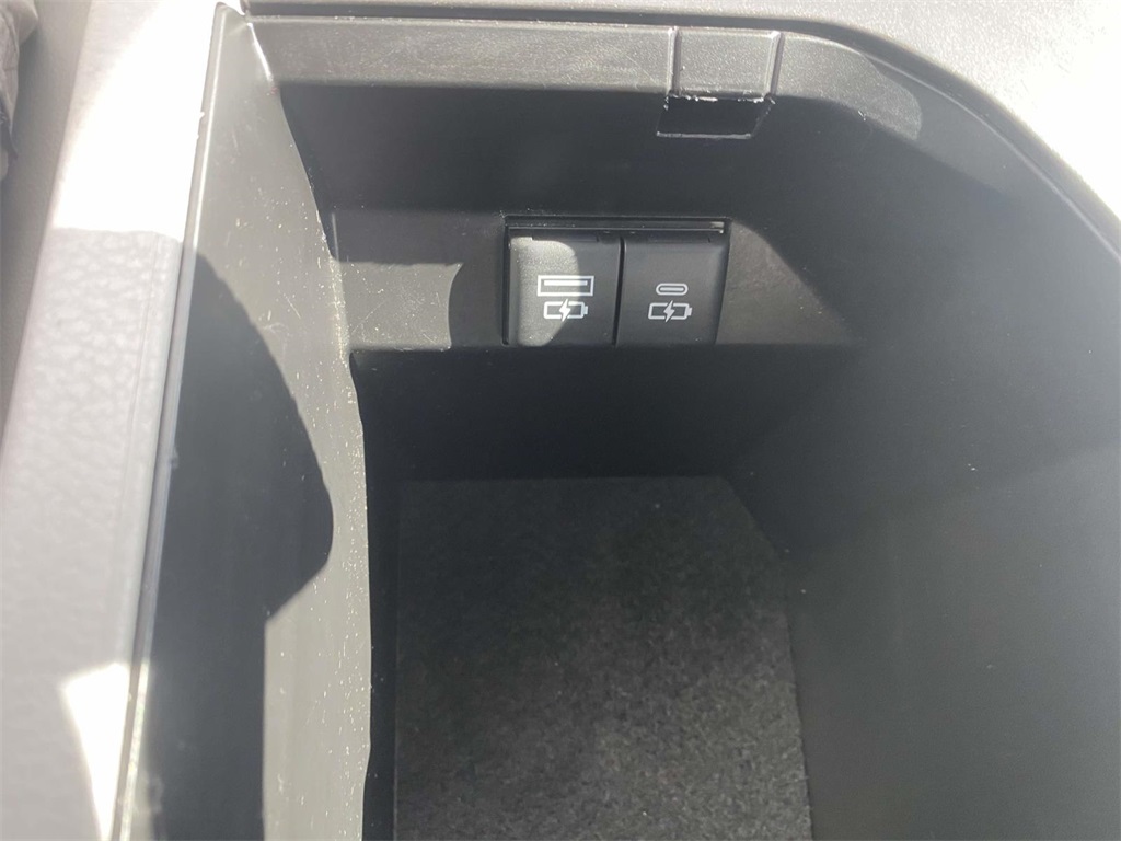2021 Toyota Camry XSE photo 16