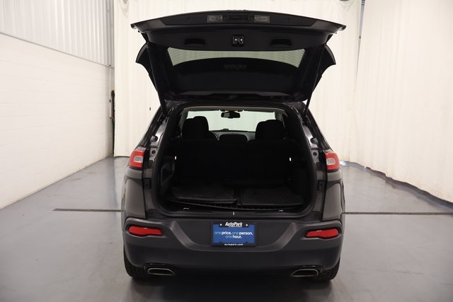 2016 Jeep Cherokee Altitude photo 14
