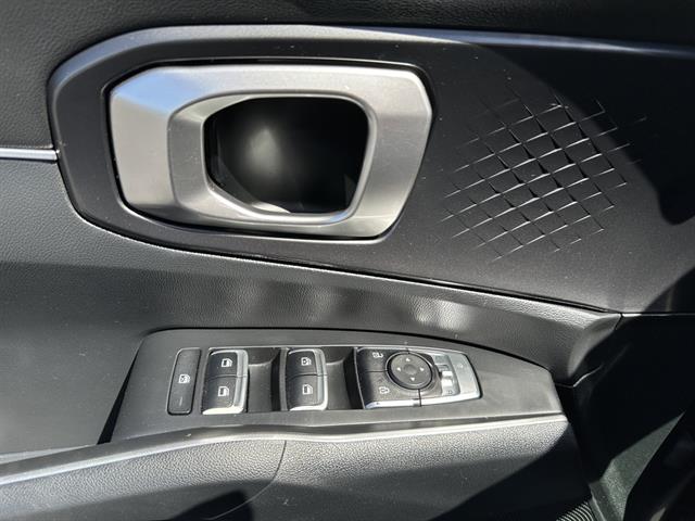 2022 Kia Sorento LX photo 10