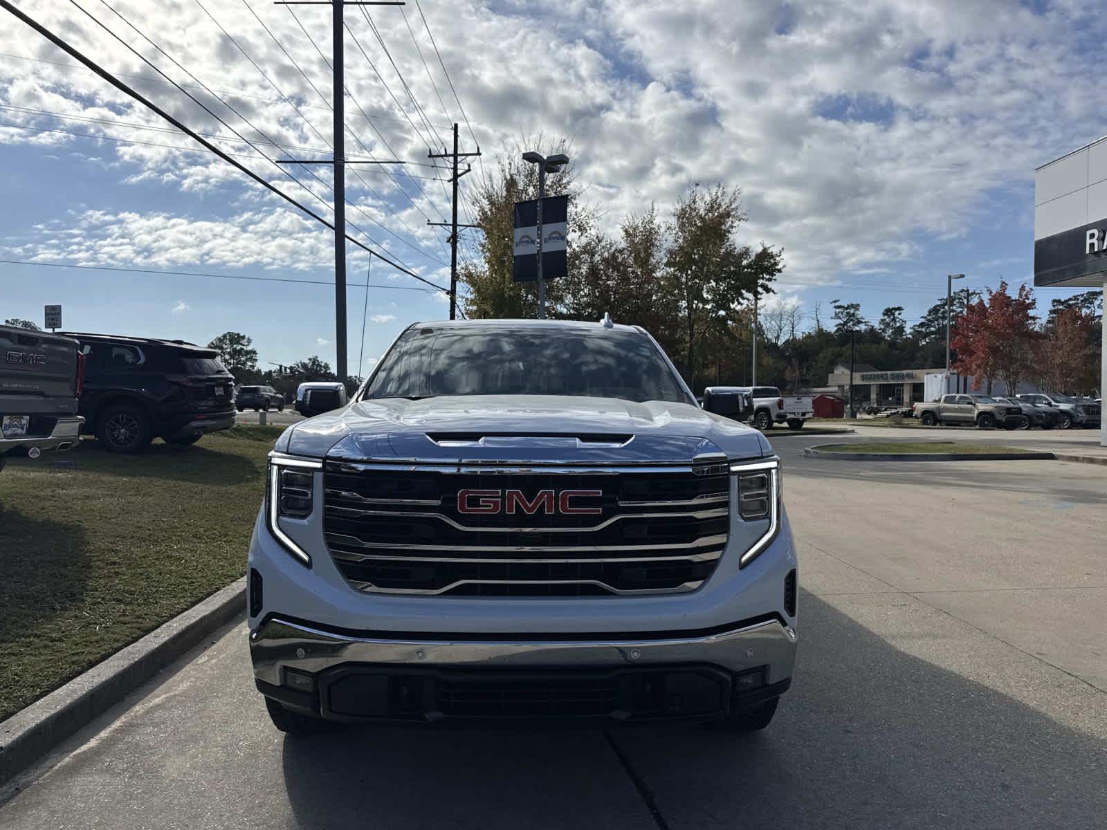 2026 Gmc Sierra 1500 SLT photo 2