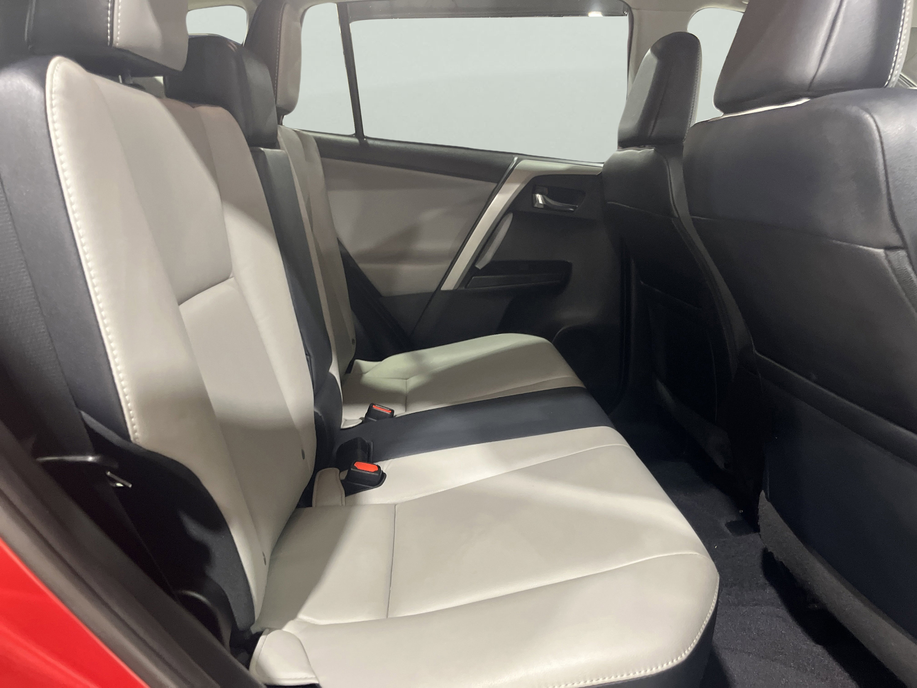 2017 Toyota RAV4 Limited photo 13