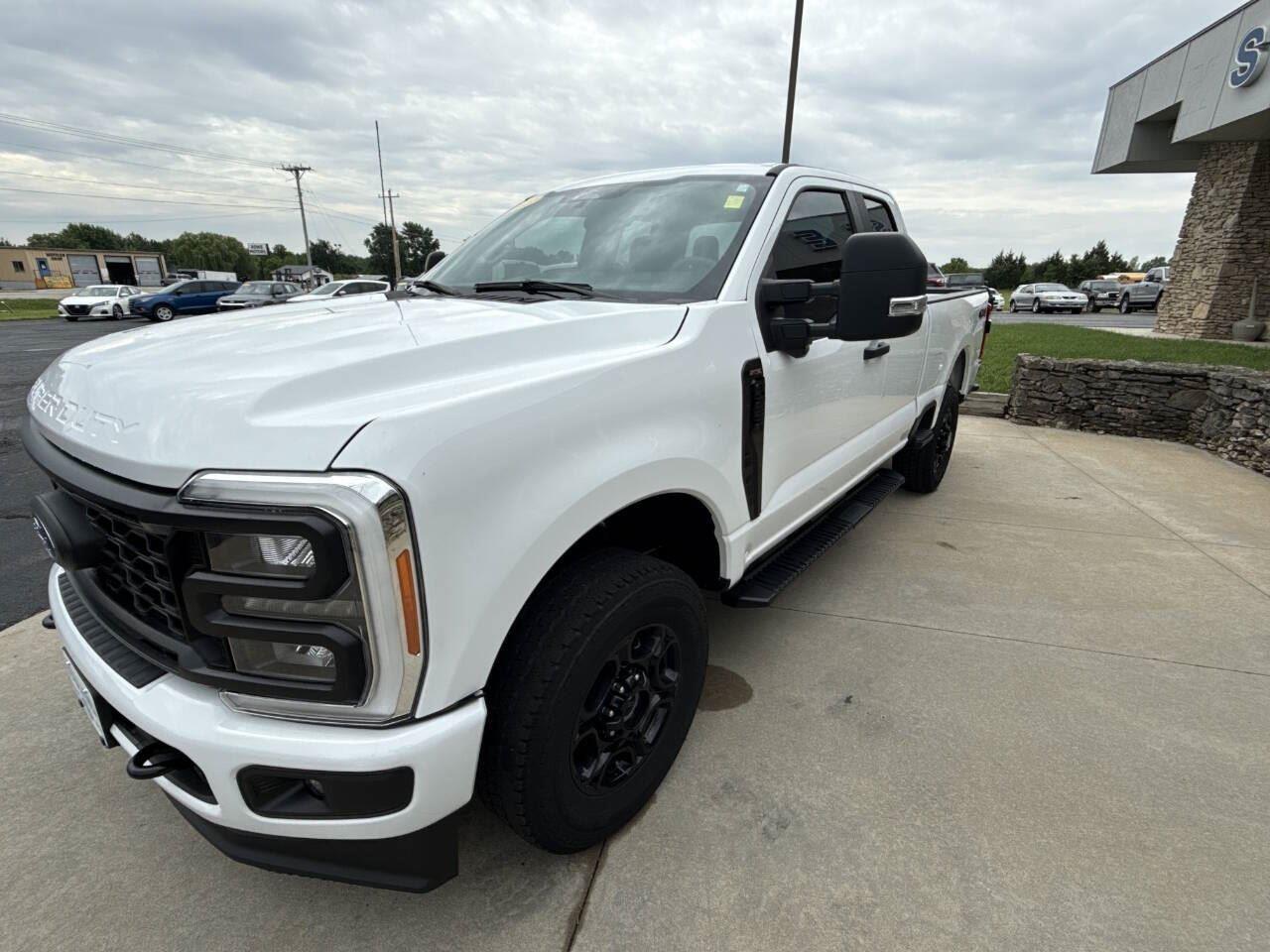 2023 Ford F-250 XL photo 3
