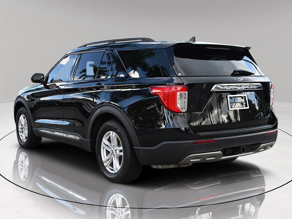2021 Ford Explorer XLT photo 4