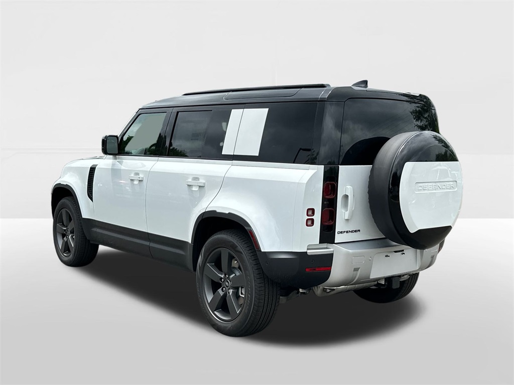 2025 Land Rover Defender 110 S photo 2