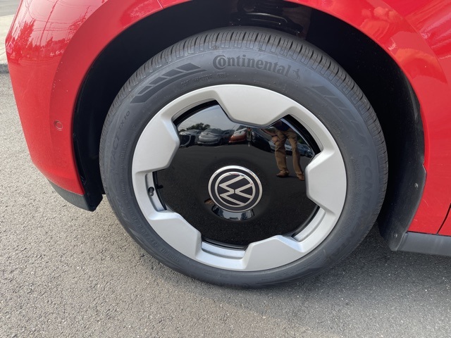 2025 Volkswagen ID. Buzz Pro Plus photo 11