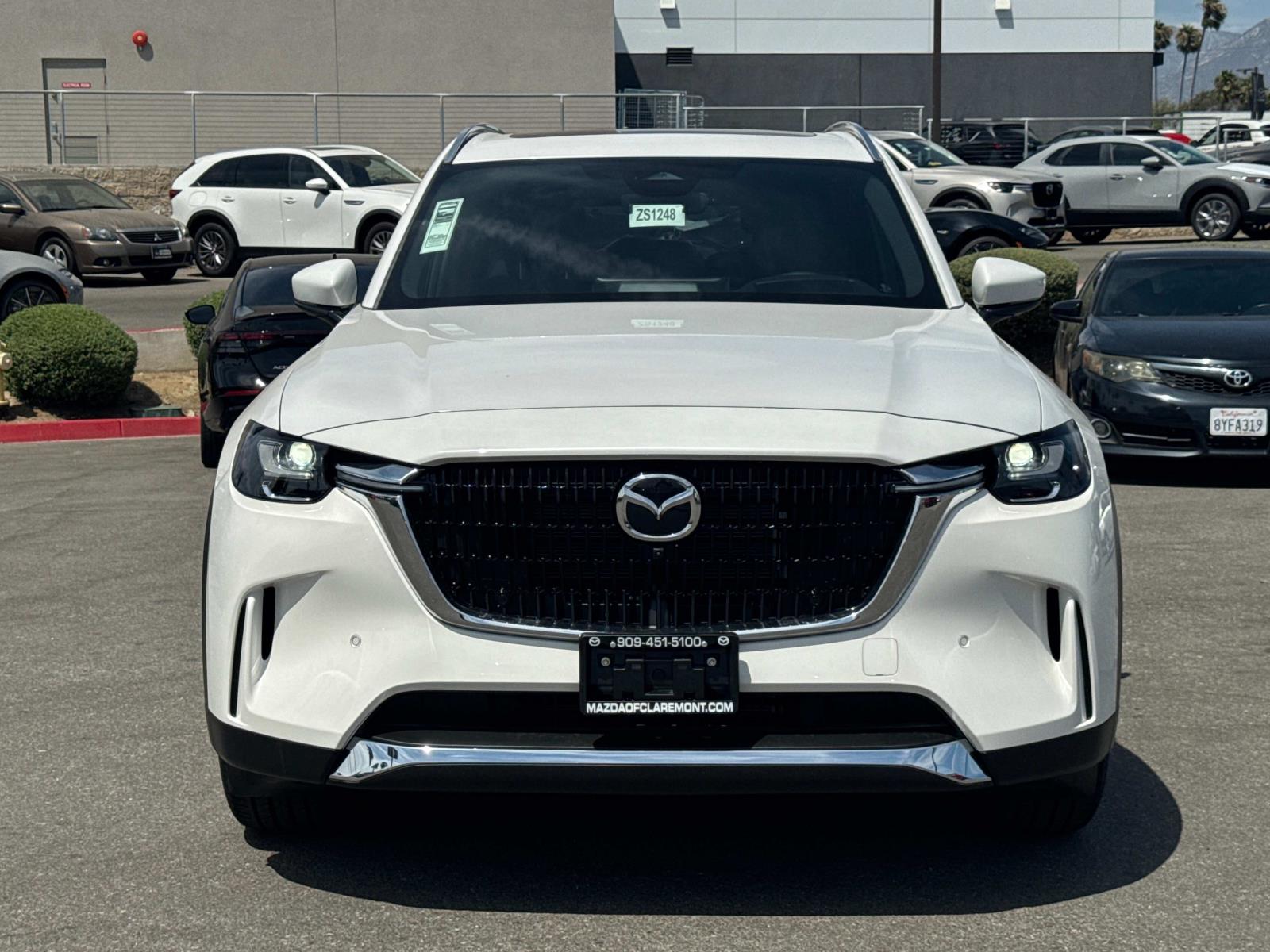 2025 Mazda CX-90 Plug-in Hybrid Premium Plus photo 2