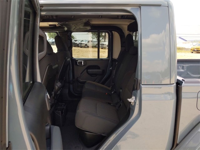 2025 Jeep Gladiator Mojave photo 16