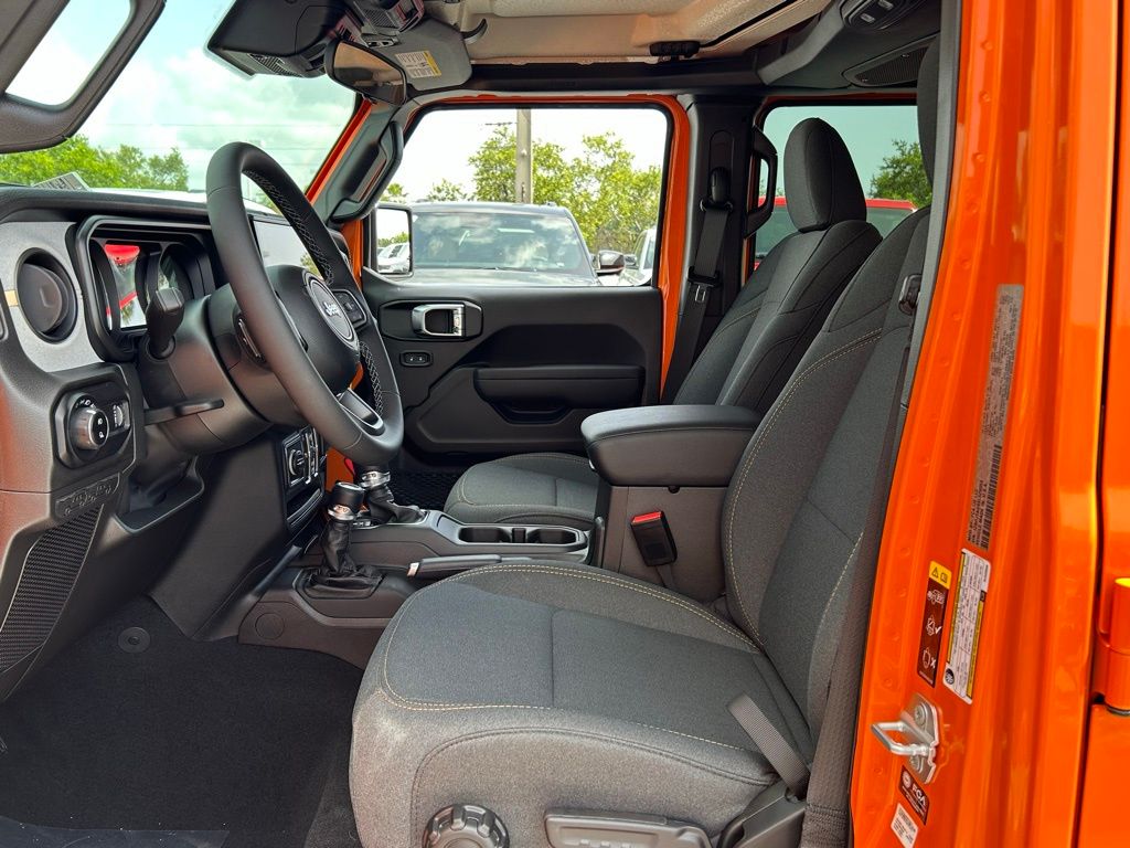 2025 Jeep Gladiator Sport S photo 9