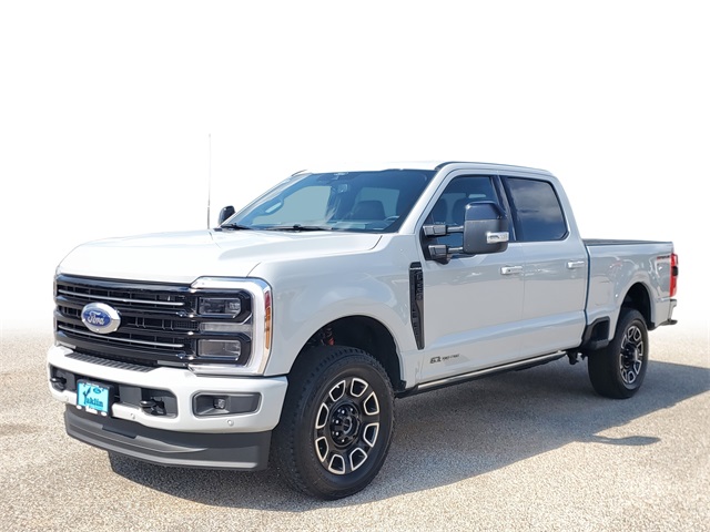 2025 Ford F-250 Platinum photo 3
