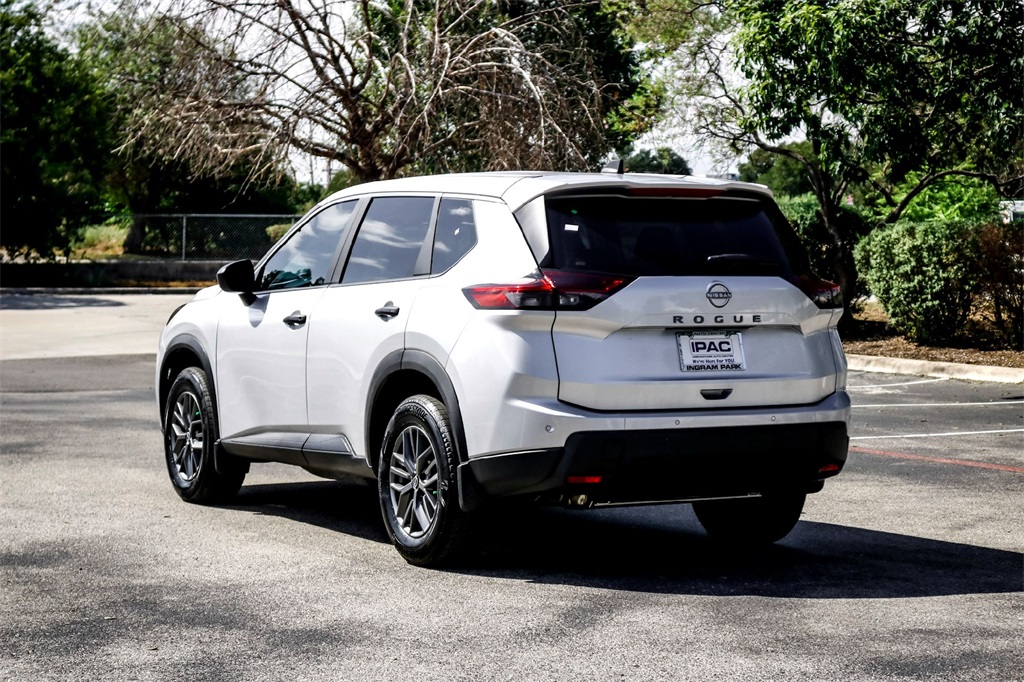 2025 Nissan Rogue S photo 5