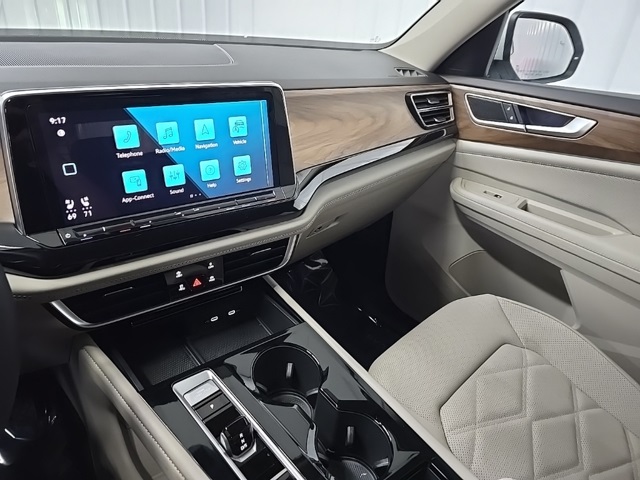 2024 Volkswagen Atlas SE Technology photo 25