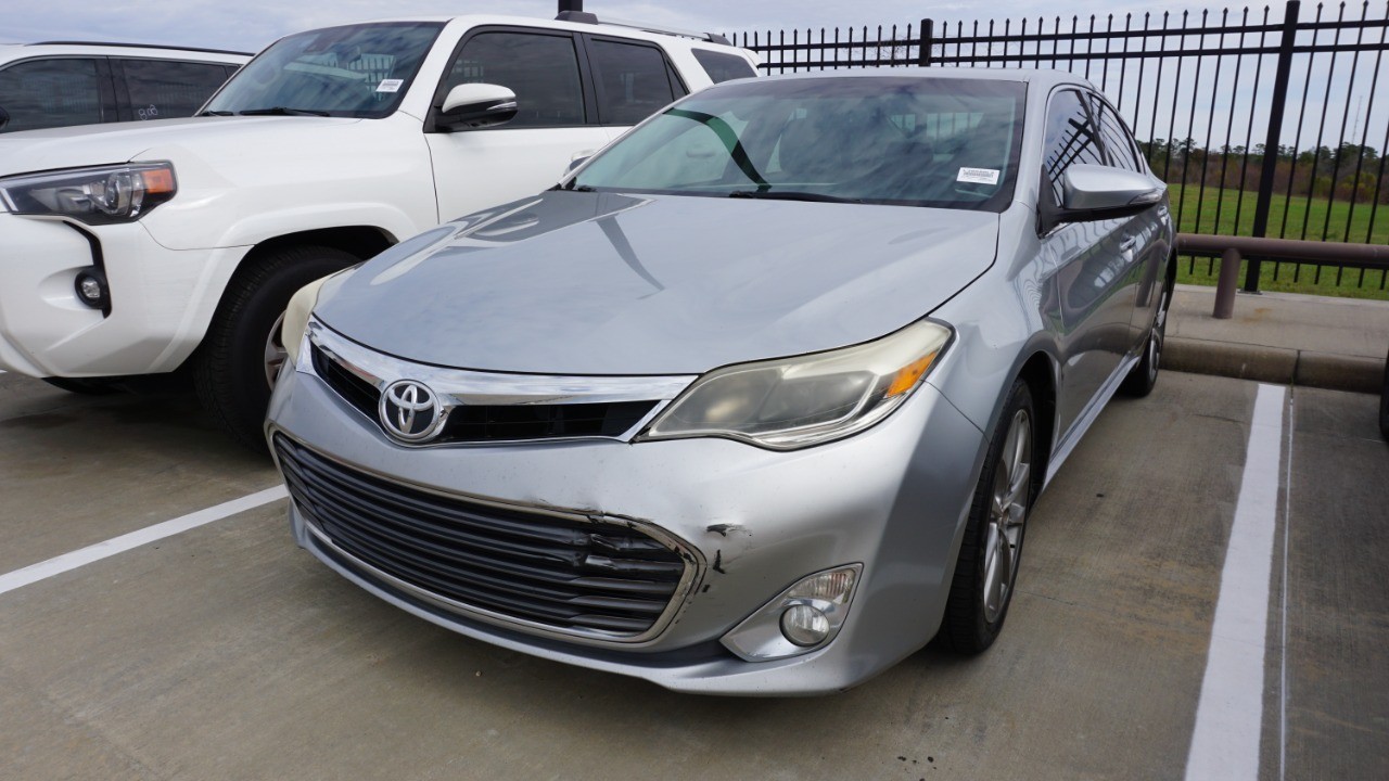 2015 Toyota Avalon XLE's photo