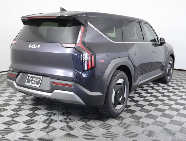 2026 Kia EV9 Light Long Range RWD photo 4