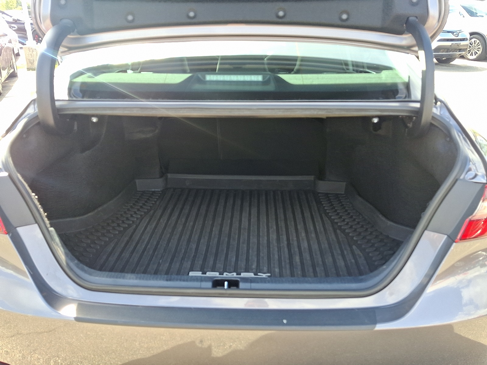 2023 Toyota Camry SE photo 28