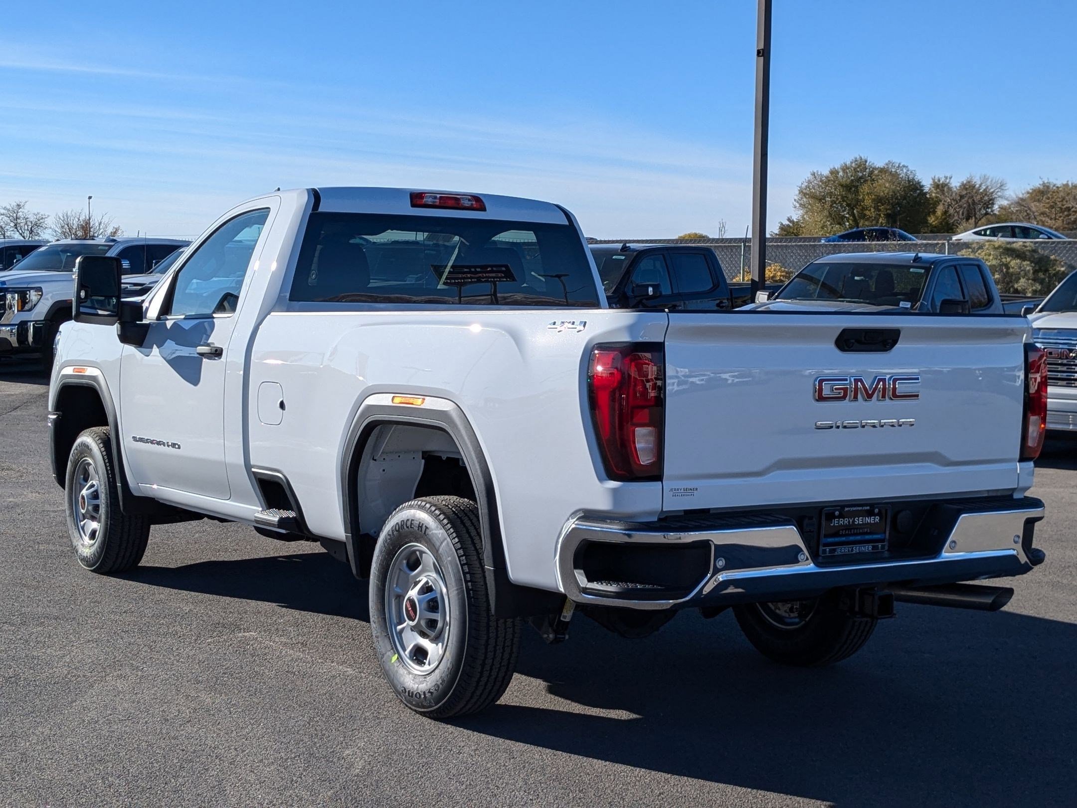 2025 Gmc Sierra 2500 HD Pro photo 3