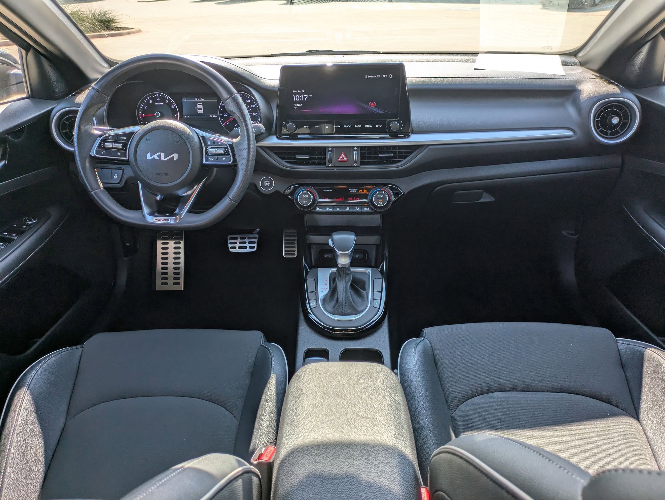 2024 Kia Forte GT-Line photo 17