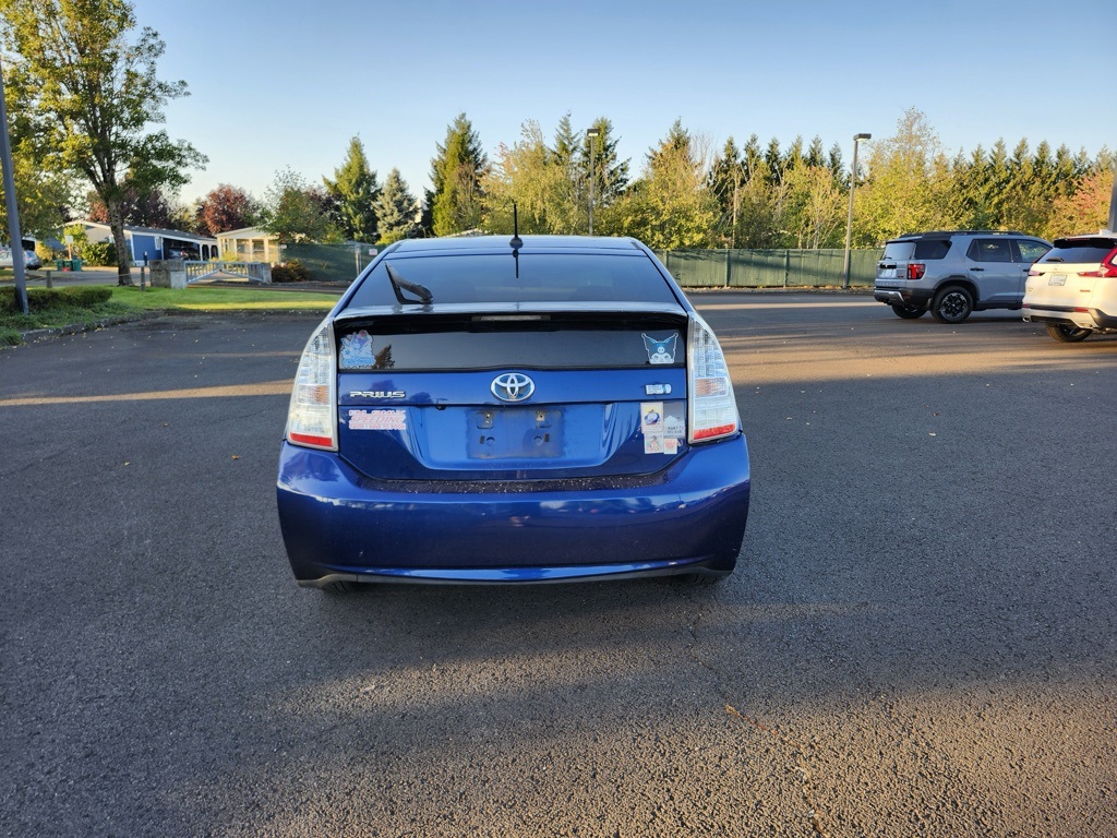 2010 Toyota Prius Three photo 5