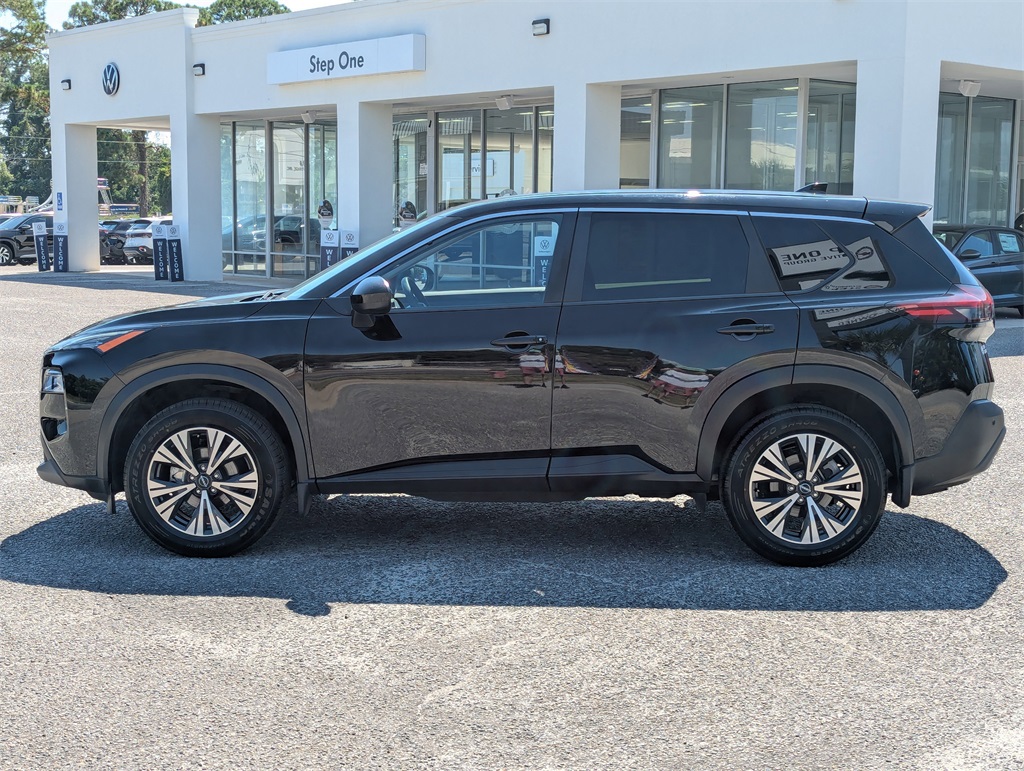 2023 Nissan Rogue SV photo 3