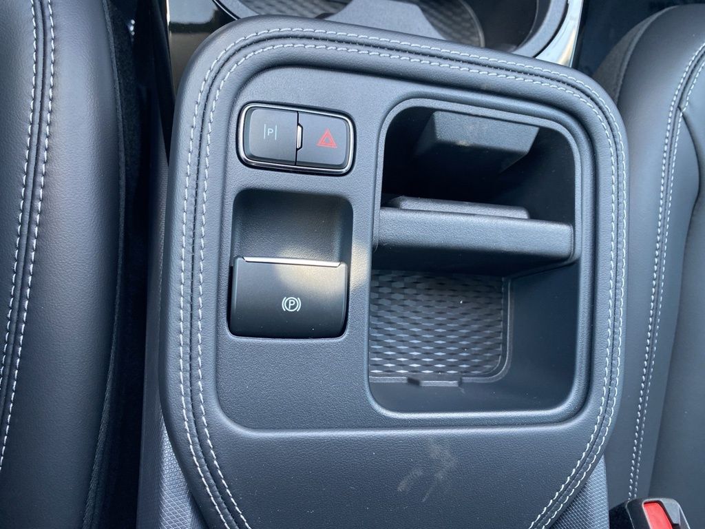 2025 Ford Mustang Mach-E Select photo 26