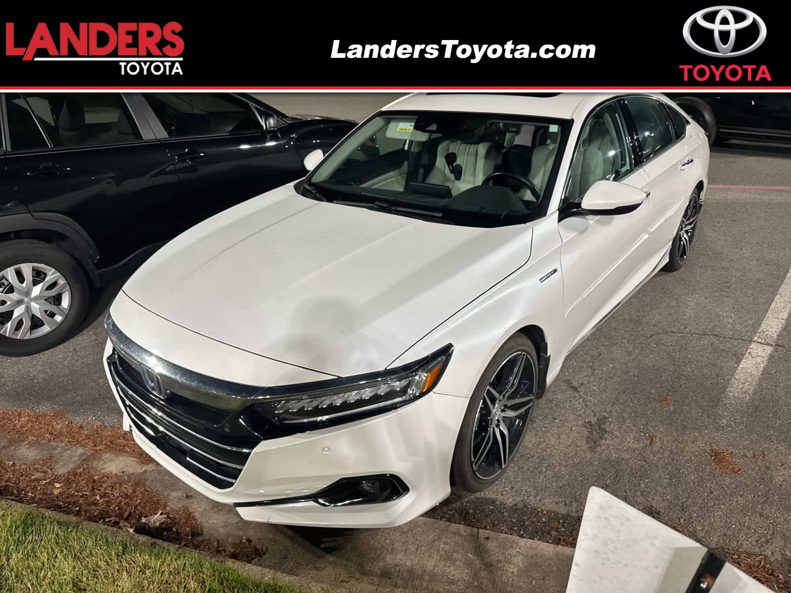 2021 Honda Accord Hybrid Touring's photo