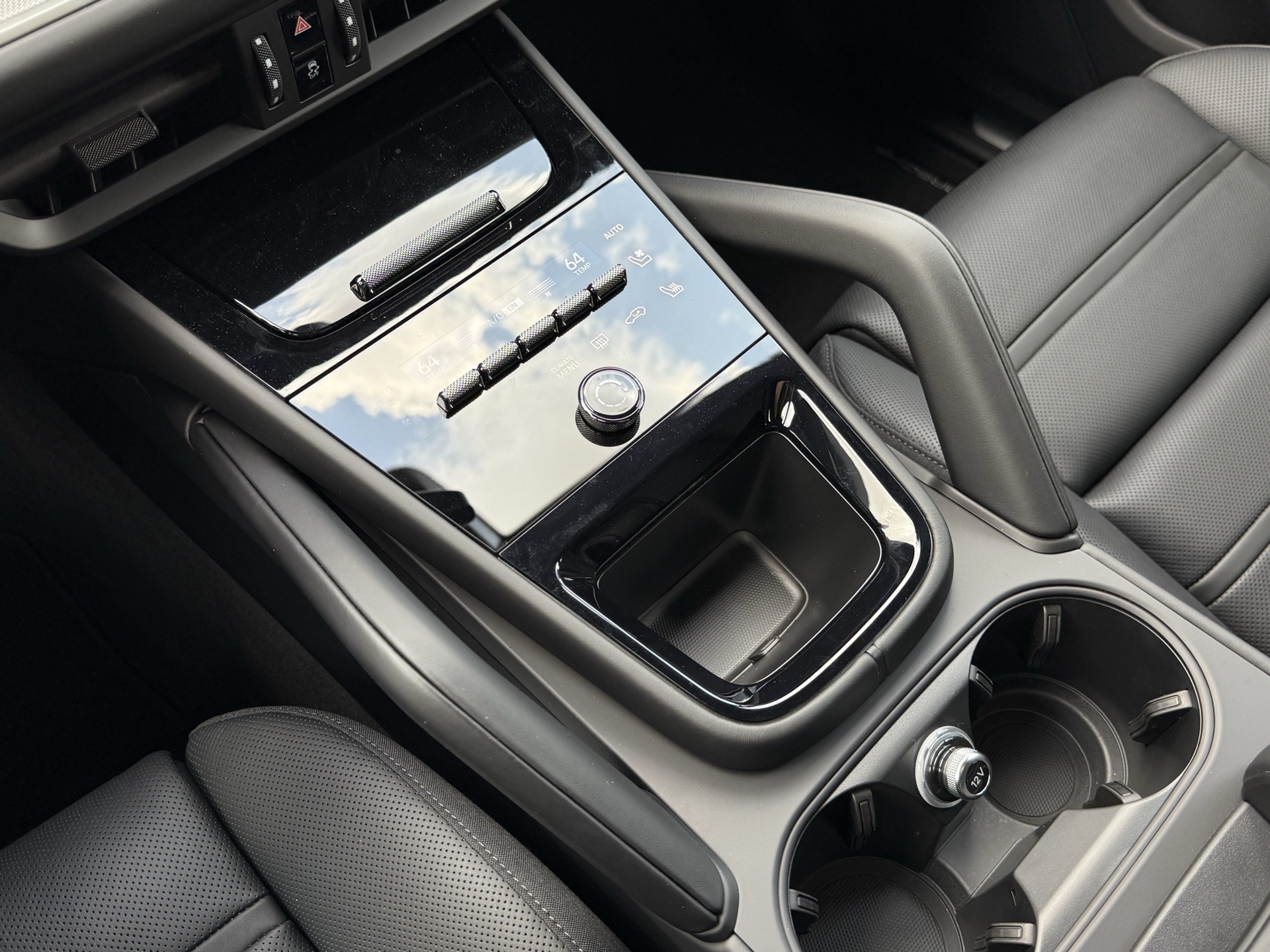 2025 Porsche Cayenne E-Hybrid S photo 19