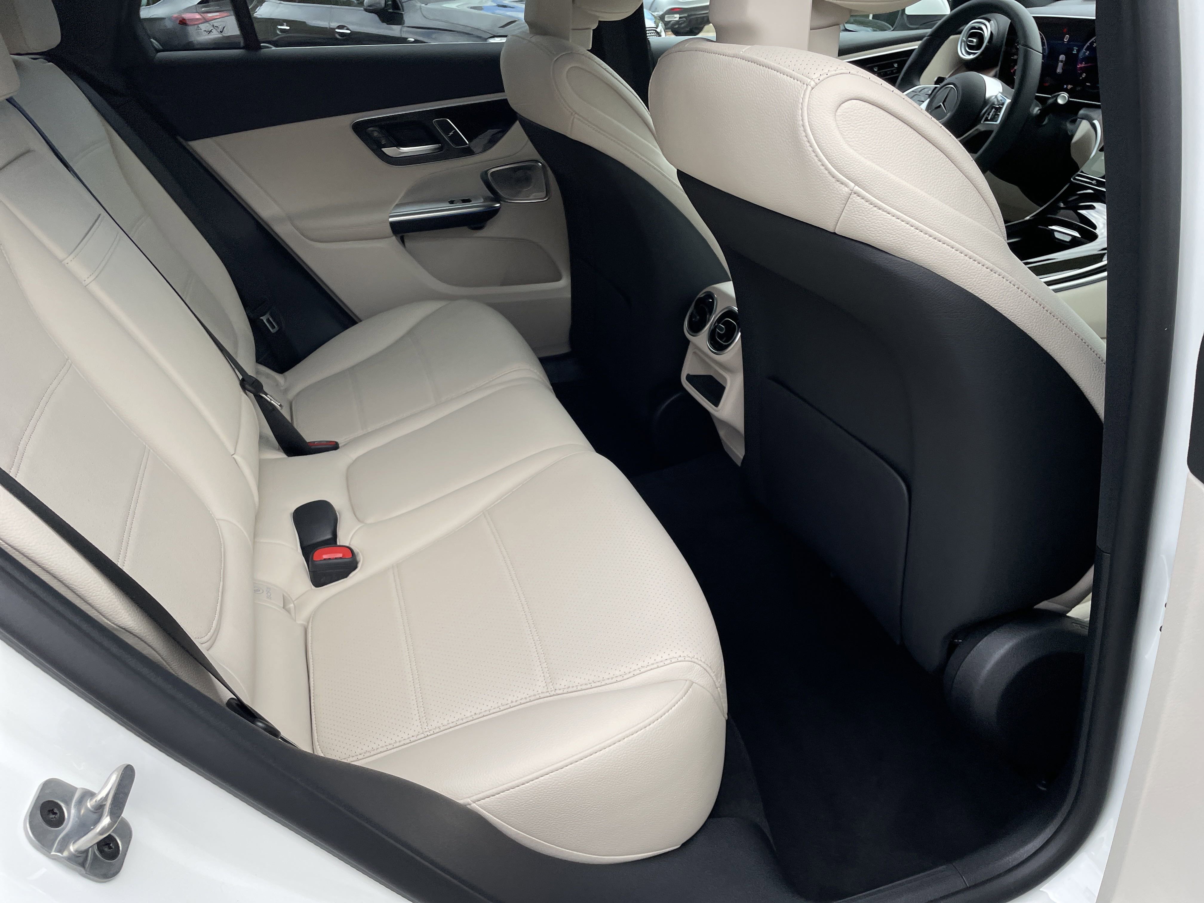 2026 Mercedes Benz GLC 300 photo 23