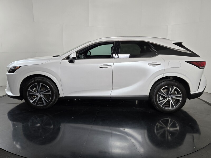 2024 Lexus RX 350 Premium photo 2