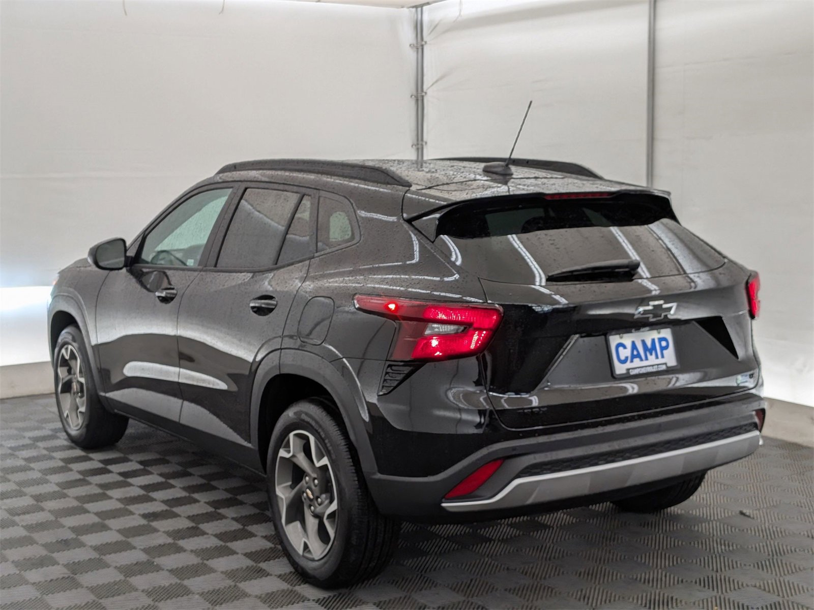 2025 Chevrolet Trax LT photo 3