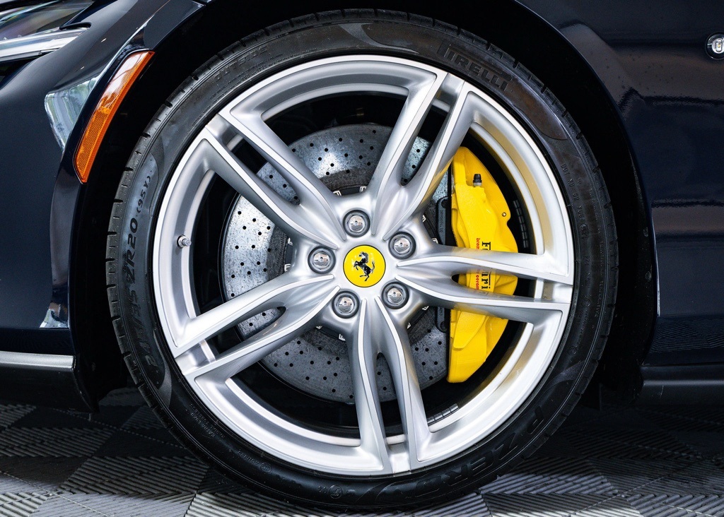 2024 Ferrari Roma Base photo 9