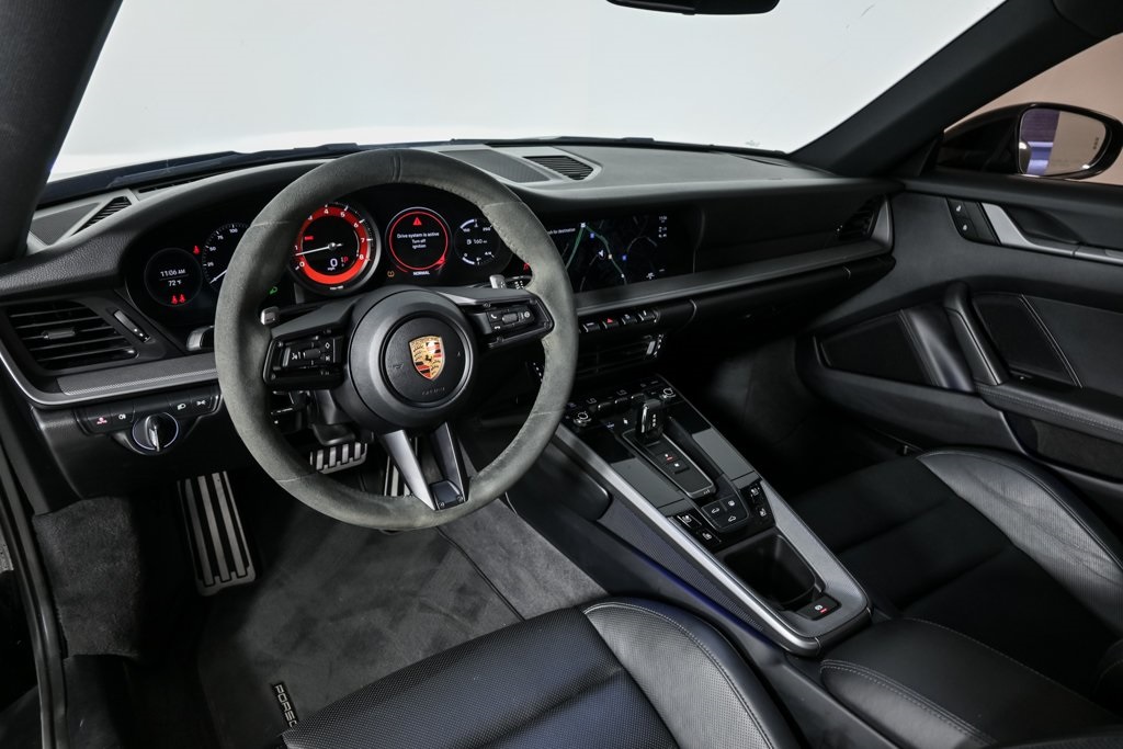 2023 Porsche 911 Coupe photo 4