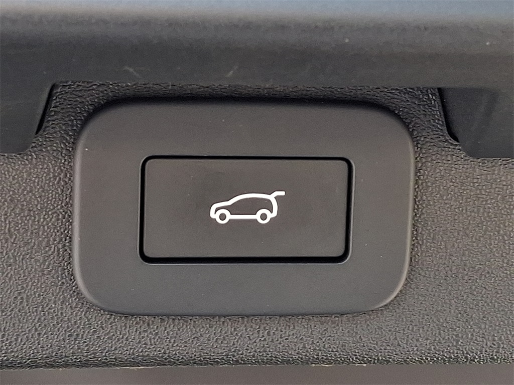 2025 Land Rover Discovery S photo 26