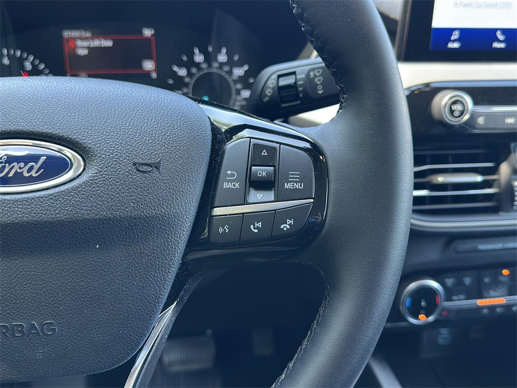 2022 Ford Escape SEL photo 7