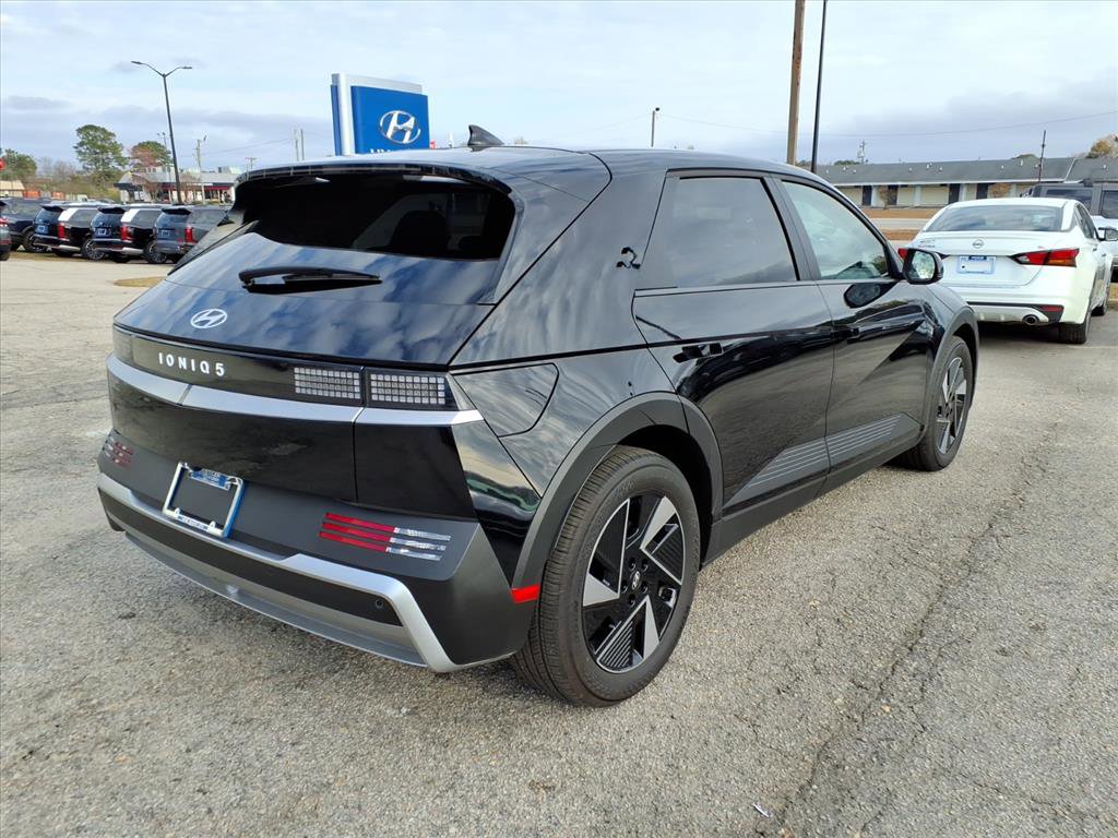 2025 Hyundai Ioniq 5 SE photo 3