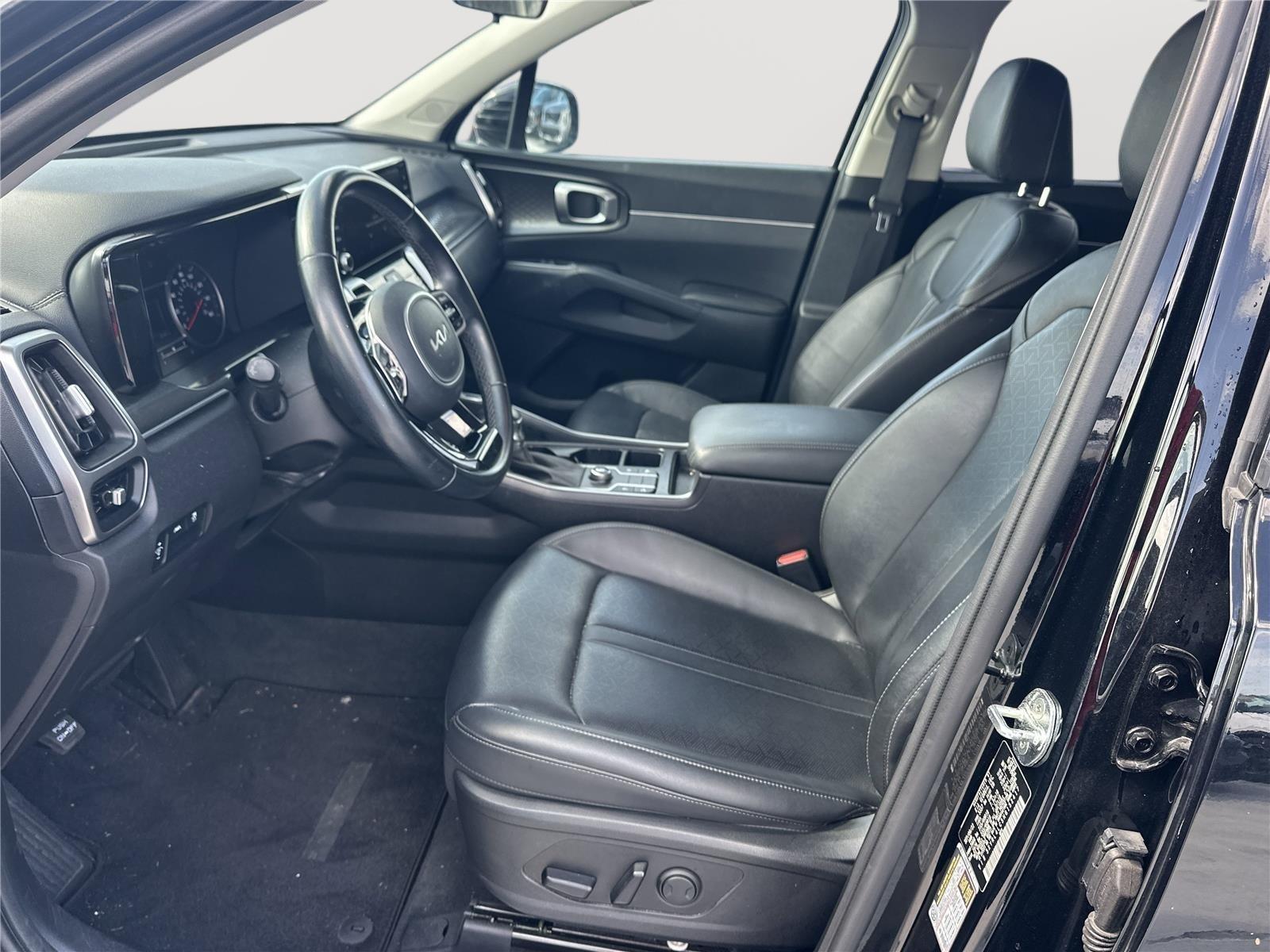 2022 Kia Sorento S photo 5