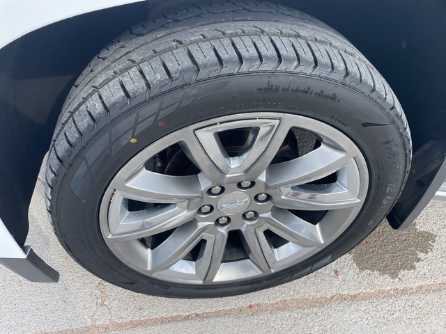 2015 Chevrolet Tahoe LTZ photo 2