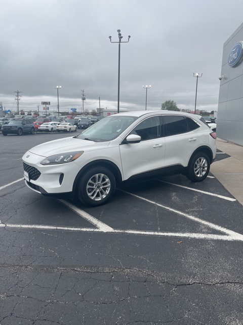 Used 2020 Ford Escape SE with VIN 1FMCU9G68LUA37063 for sale in Marshfield, MO