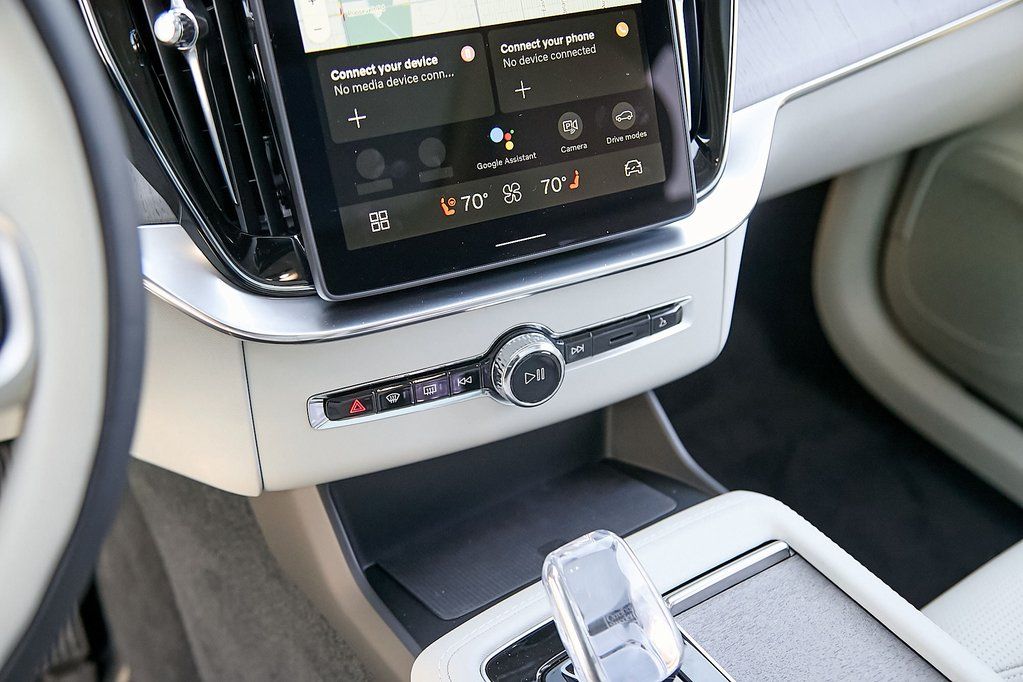 2026 VOLVO XC90 - Image 16