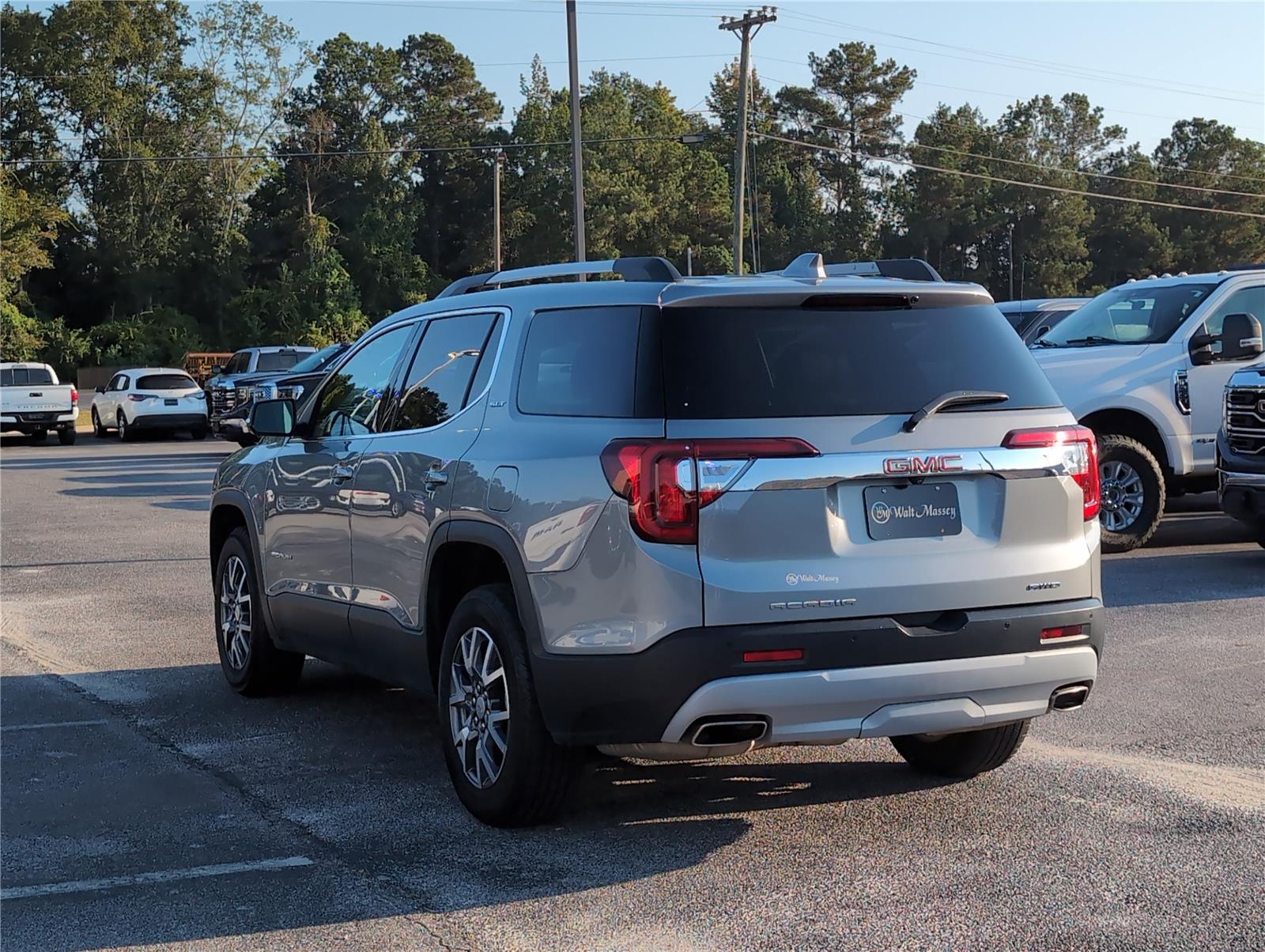 2023 Gmc Acadia SLT photo 3