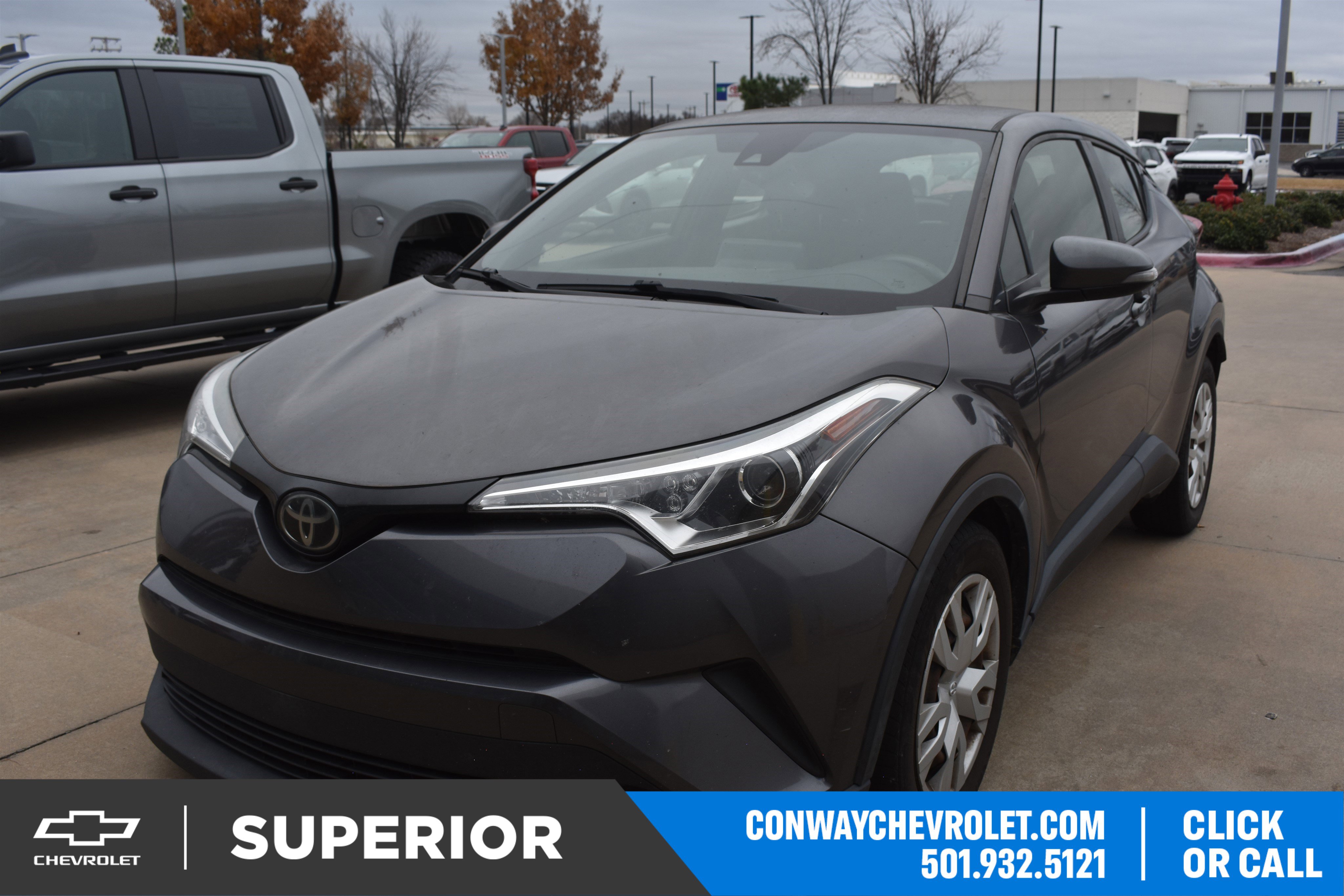 2019 Toyota C-HR LE's photo