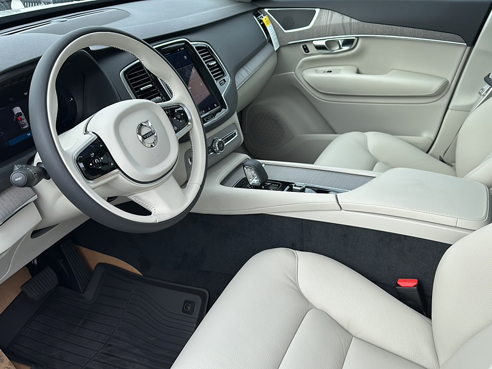 New 2025 Crystal White Volvo T8 Plus 7-Seater image 10
