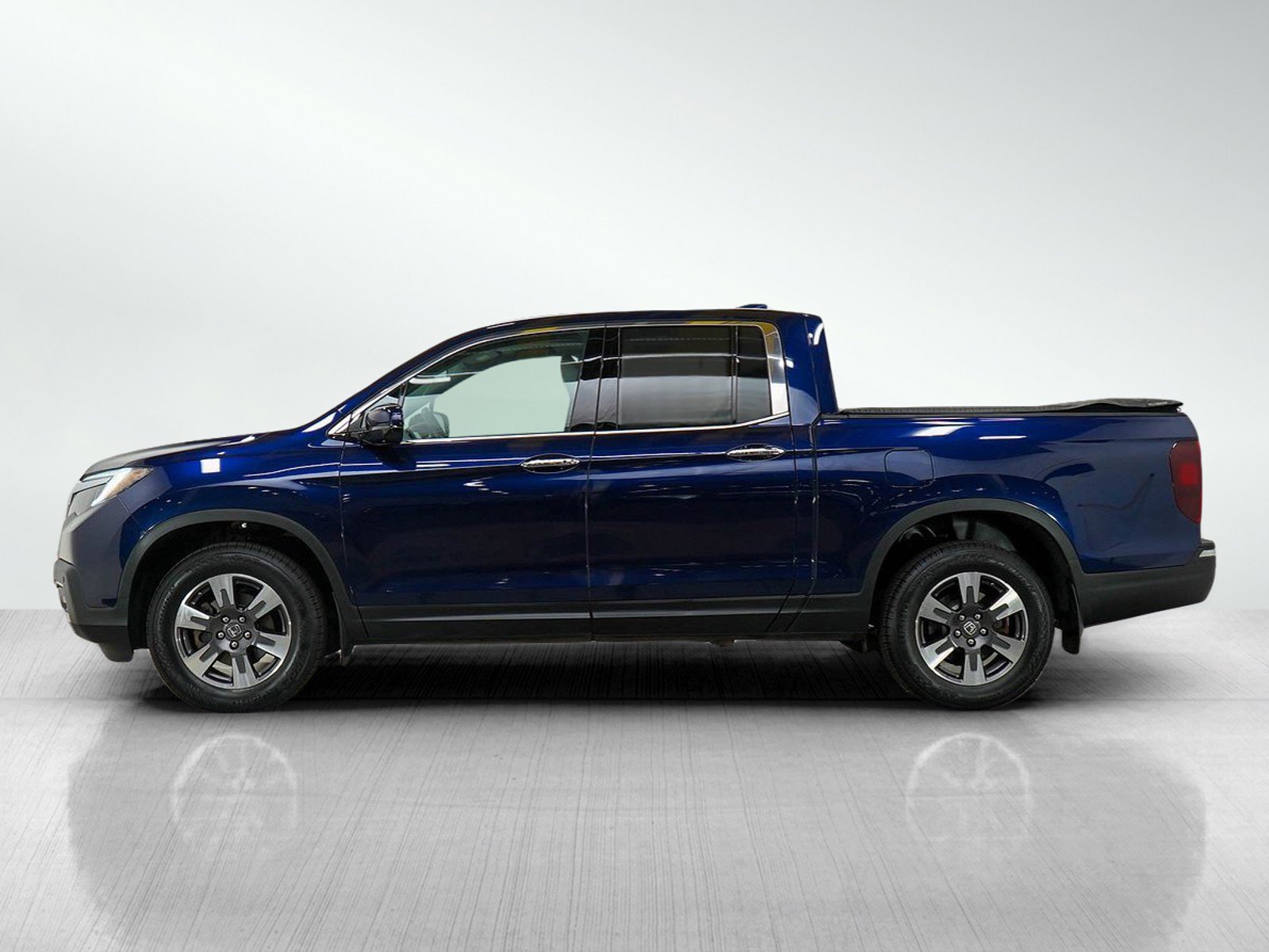 Used 2019 Honda Ridgeline RTL-E with VIN 5FPYK3F78KB034976 for sale in Bloomington, Minnesota