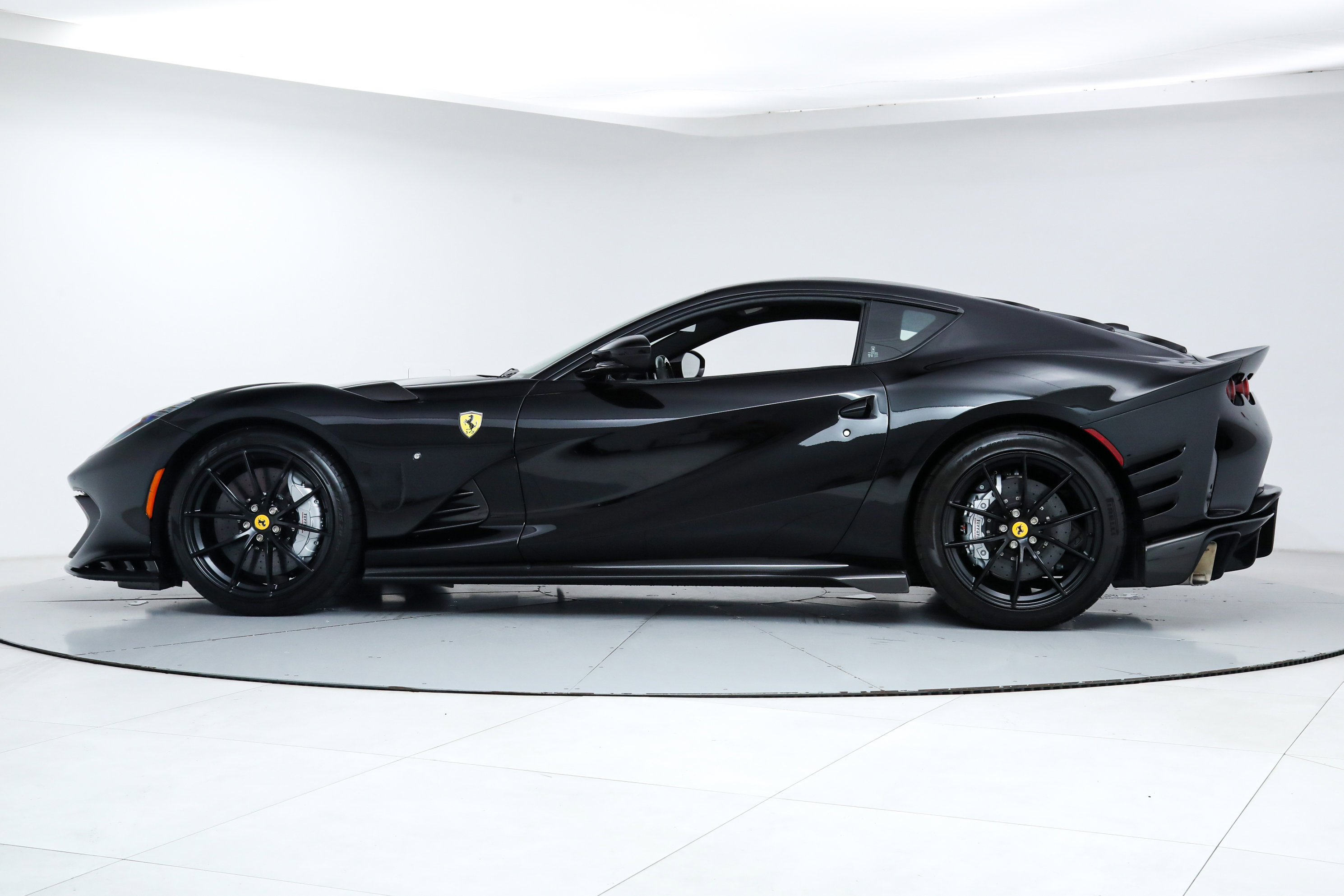 2024 Ferrari 812 Competizione photo 4
