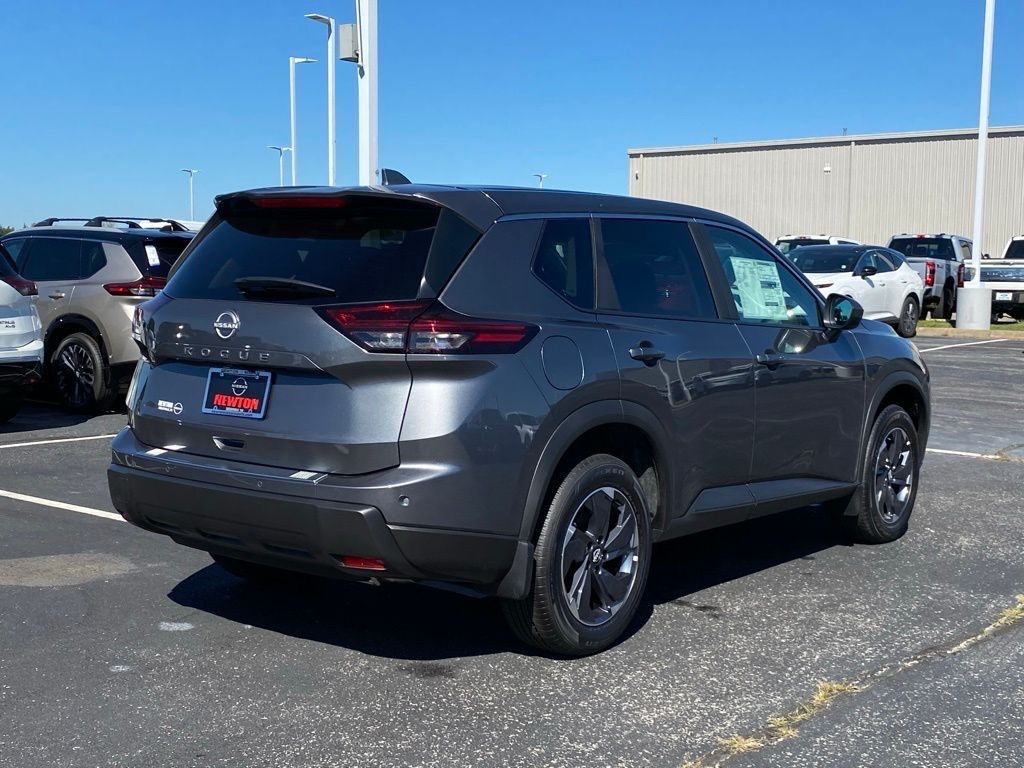 2026 Nissan Rogue SV photo 4
